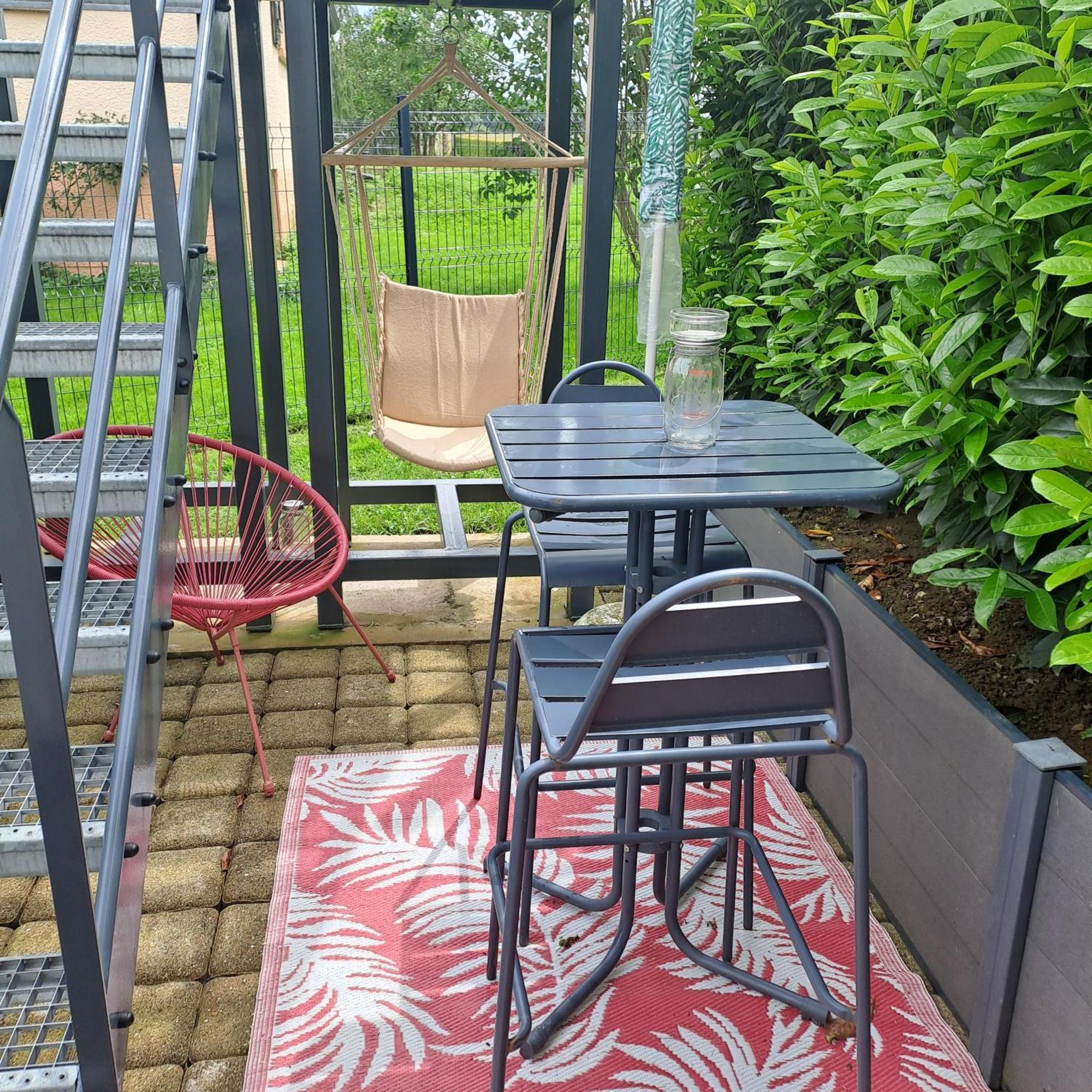 Studio Cosy Spacieux Lumineux Avec Terrasse Vezelois Екстериор снимка